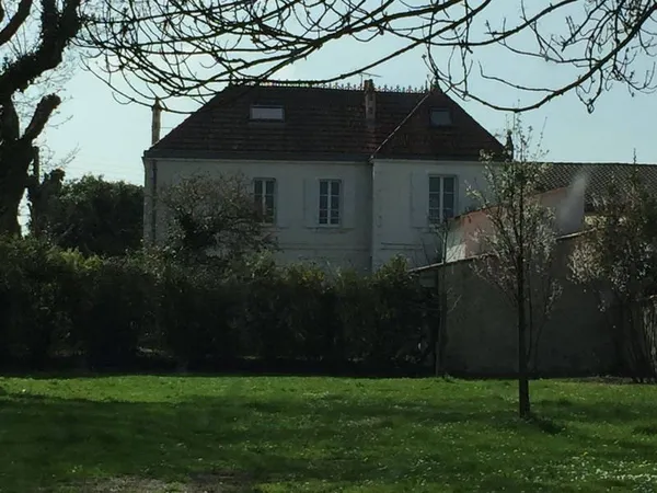 Maison 1 pièce 215 m²