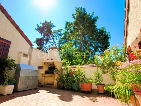 Maison 8 pièces 170 m²