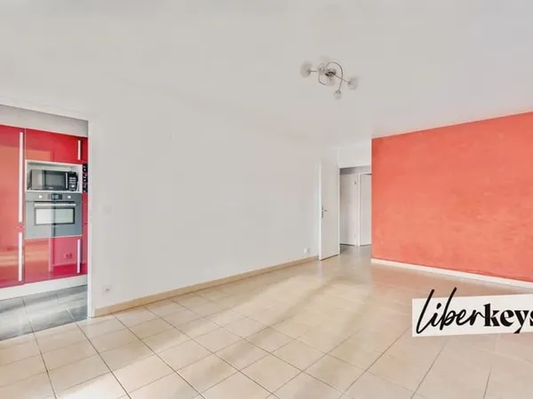 APPARTEMENT T4 80M² 850m du METRO FRONT POPULAIRE