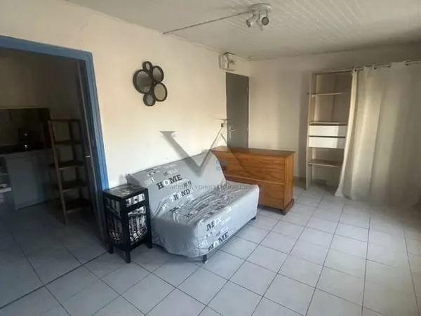STUDIO MEUBLE DE 19M2