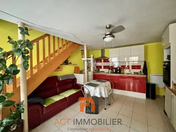ST ROMAIN DE POPEY Maison de village 82 m2 proche écoles et