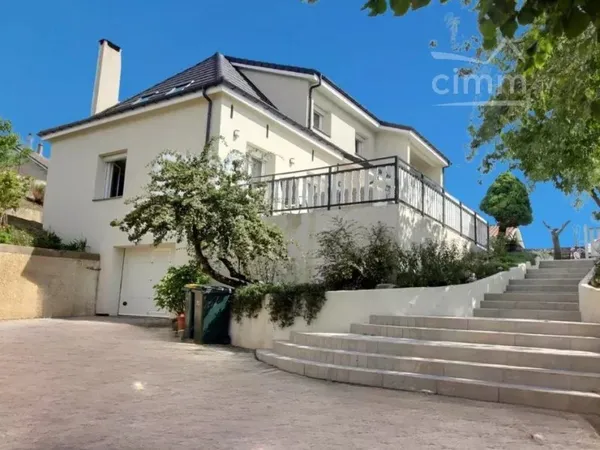 MAISON INDIVIDUELLE A CHANAS