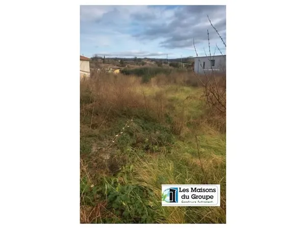 Terrain 695 m²