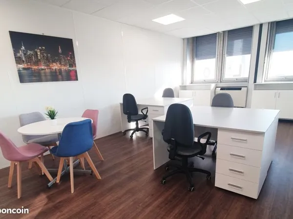 A LOUER BUREAU 2/3 POSTES à CHOISY LE ROI