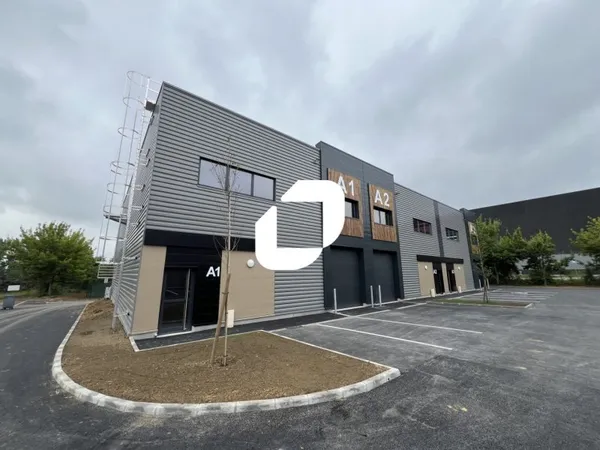 Local commercial 8134 m²