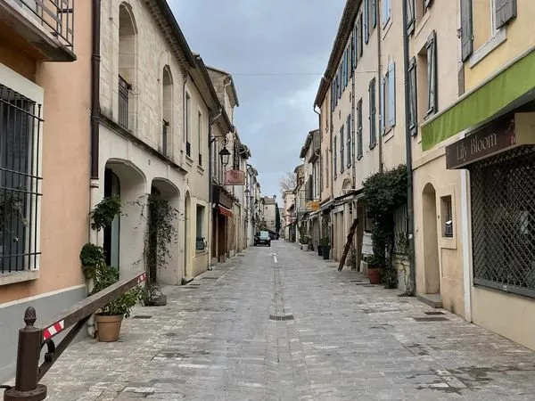 Centre Aigues-Mortes intra-muros - T4 83 m² avec garage (rare)