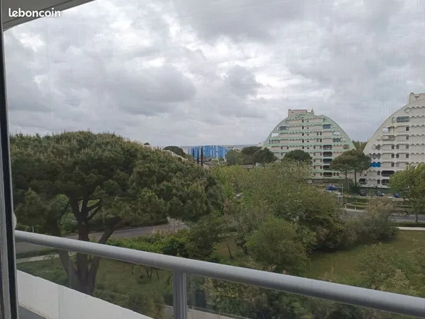 GM Couchant Appartement 29m2 renové, vue mer, résidence avec piscine et ascenseur, plage à 300m à pi