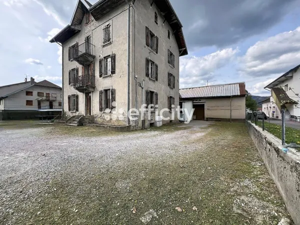 Maison 11 pièces 437 m²