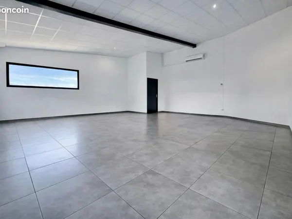 Bureau 150 m²