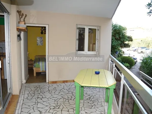 Appartement F2 + annexe, belle Terrasse et Garage