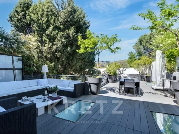 Hôtel particulier de 300m2 avec piscine et 3 garages - centre historique de Toulouse