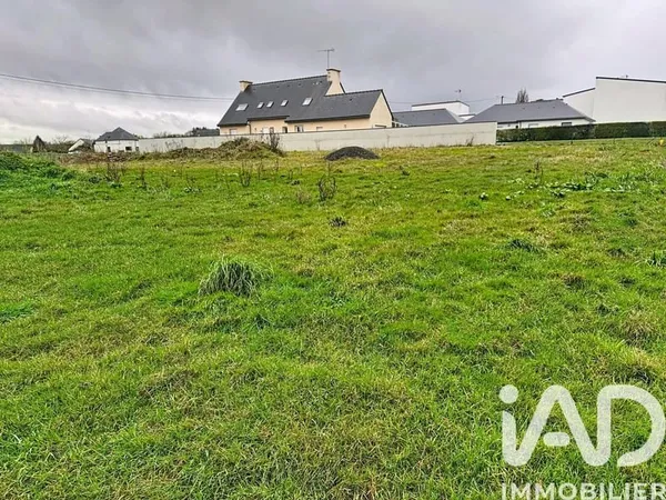 Terrain 680 m²