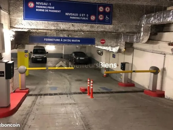 Parking 1 299 m² Paris