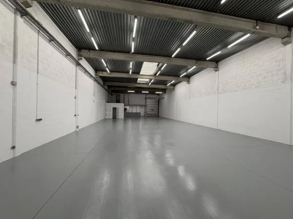 Local d'activité 815 m²