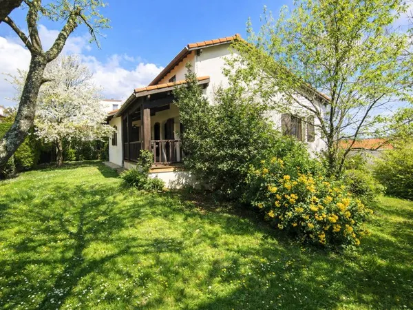 Maison 10 pièces 200 m²