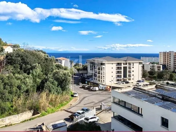 Appartement T3 de 84 m² avec terrasse vue mer - Bastia, quartier Macchione