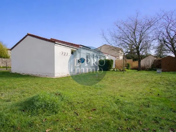 Exclusivité D'PRO Immo - Maison de plain-pied avec jardin plein sud