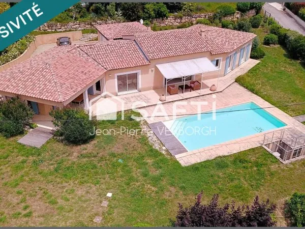 Villa de 170m² sur 2284m² de terrain avec piscine