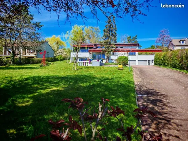 Maison 8 pièces 380 m²