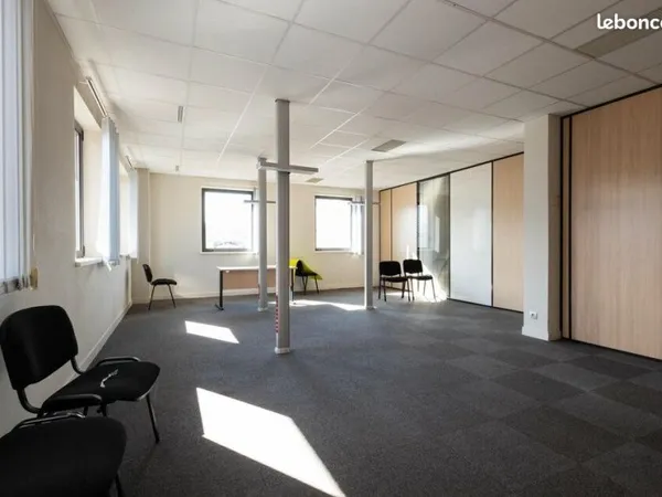 BUREAUX 3170 m² CLERMONT FERRAND