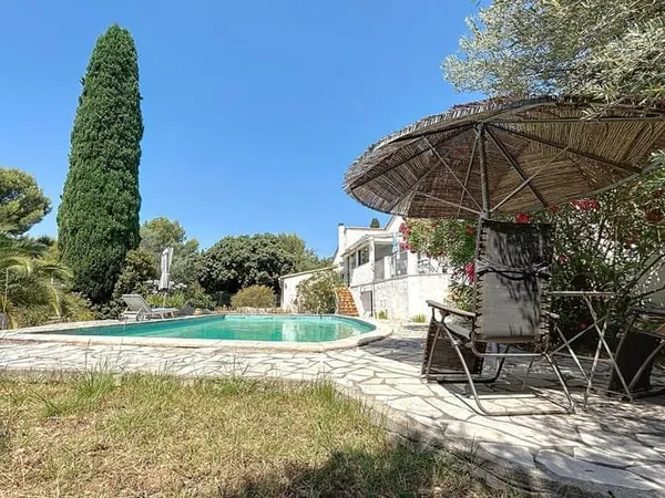 Maison 4 pièces 184 m²