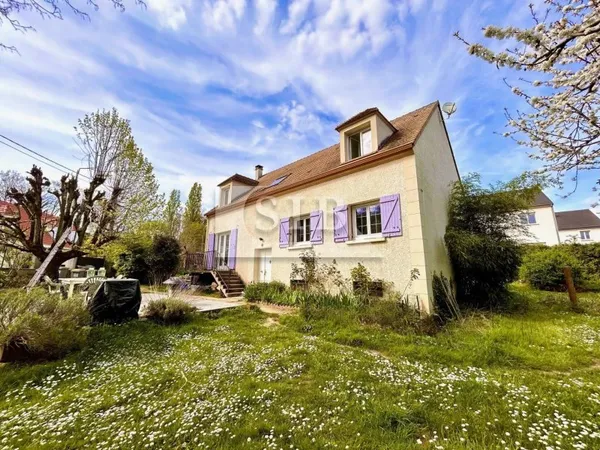 Maison 6 pièces avec sous-sol total - 158m²