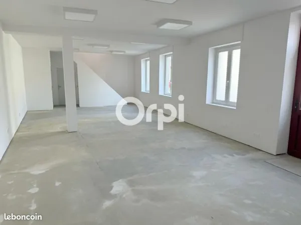 Commerce 128 m²