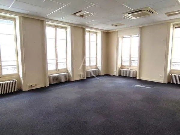 Bureaux 137 m²