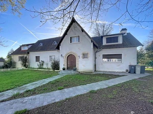 Maison 10 pièces 296 m²