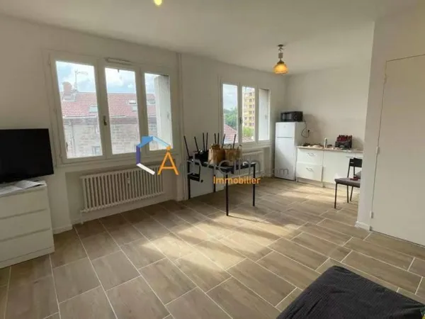 Studio 1 pièce 25 m²