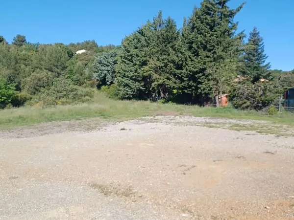 Terrain 1300 m²