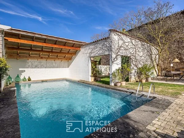 Maison ancienne avec jardin et piscine