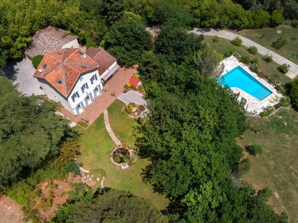 Domaine d'exception au pied du Garlaban