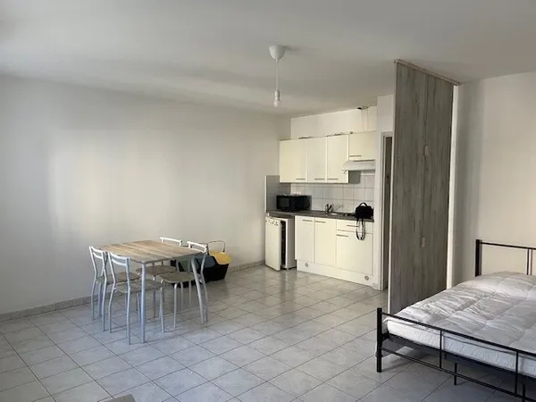 MONTBELIARD centre ville - Studio meublé de 40 m² - Résidence Les Jardins du Château