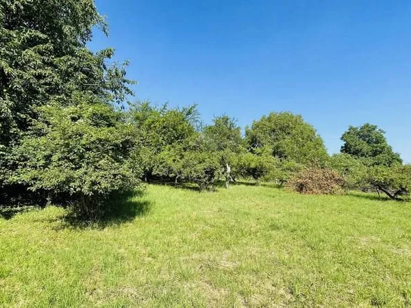 Terrain 600 m²