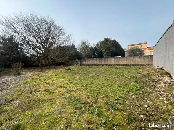 Terrain constructible 313 m², proche plage du Porteau