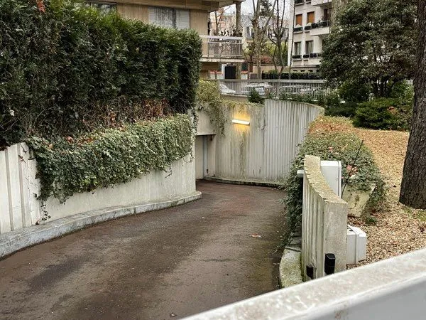 Parking à louer 71 rue de Chezy