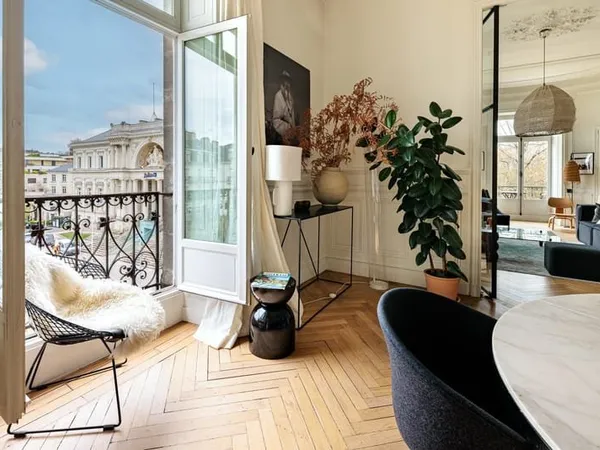 EXCLUSIVITÉ - PLACE ARISTIDE BRIAND