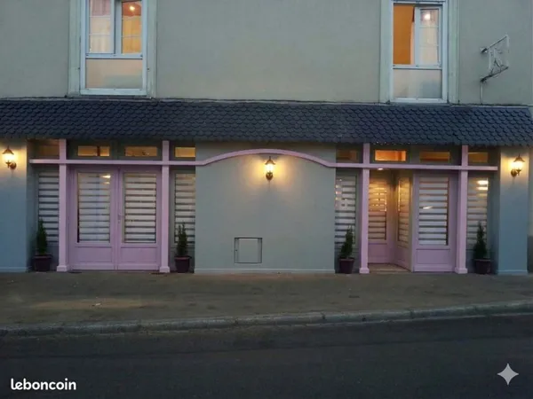 Local 250m² avec terrasse de 30m²