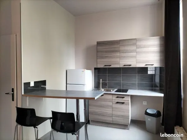 Appartement studio meublé place parking