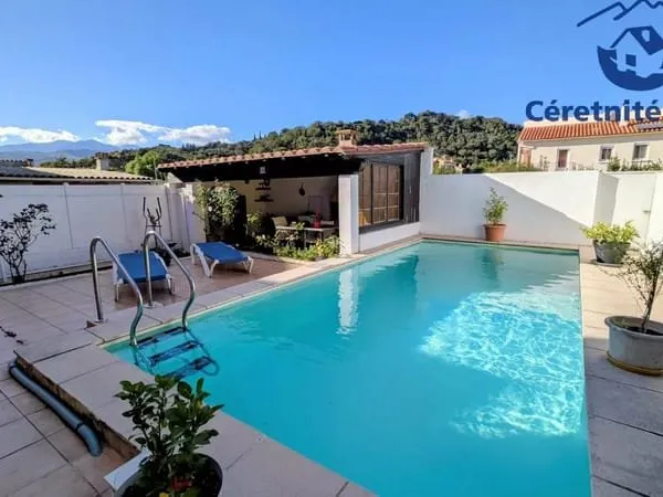 Maison avec garage et piscine à Céret
