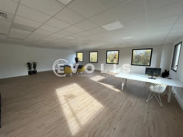 Bureaux - A LOUER - 1 908 m² divisibles à partir de 99 m²