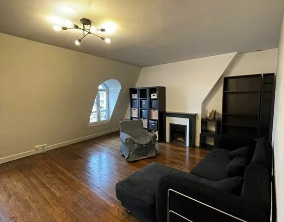 Appartement Paris 18ème type 2 meublé