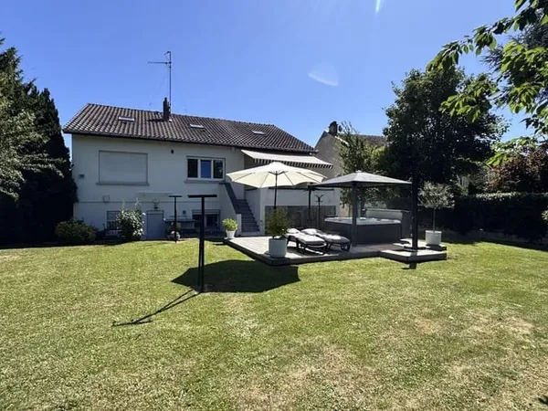 Maison 9 pièces 275 m²