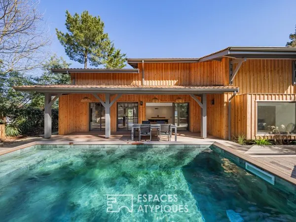 Villa d'exception avec piscine dans un cadre calme et verdoyant