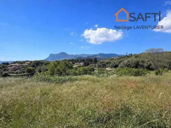 Terrain 1200 m²