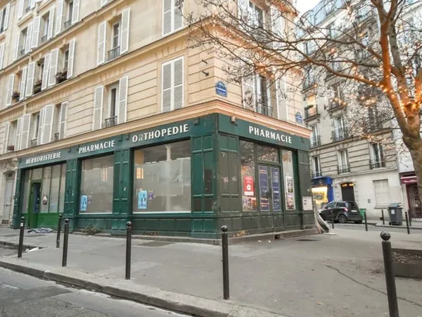 Boutique d'angle au coeur du carré Versigny