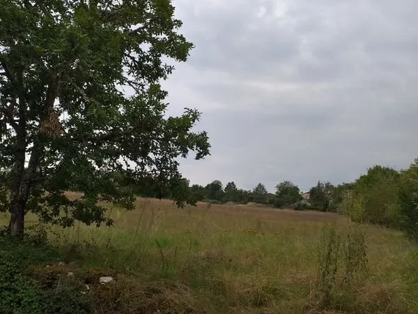 Terrain avec CU de 5580m² à Aujols
