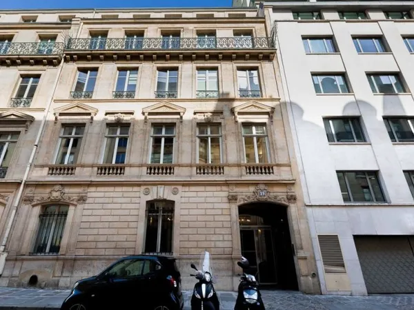 Trouvez un espace de bureau à Paris George V pour 1 personne où tout est pris en charge
