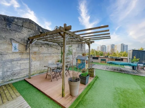 Rare sur le secteur : appartement avec immense terrasse de 100 m²
